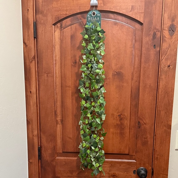 Bella Vita Other - SOLD!!! Bella Vita Lush Greenery Garland